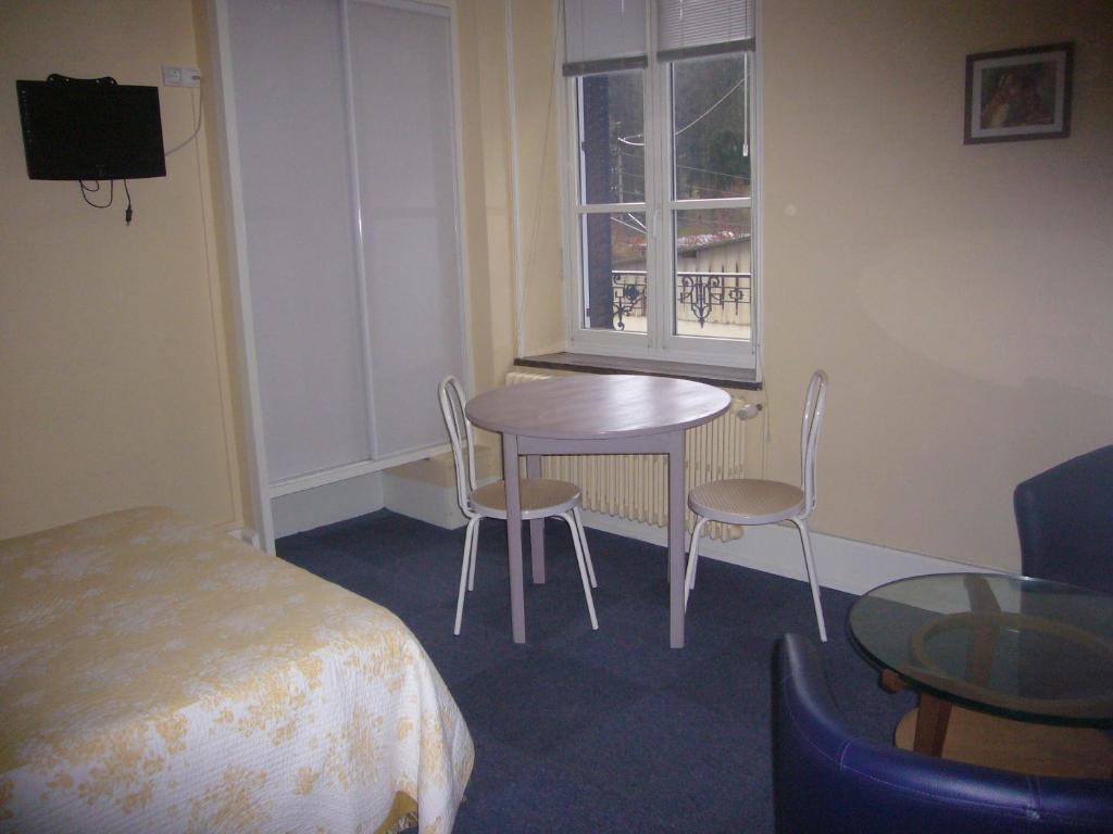 Aux Studios Du Parc Plombières-les-Bains Quarto foto